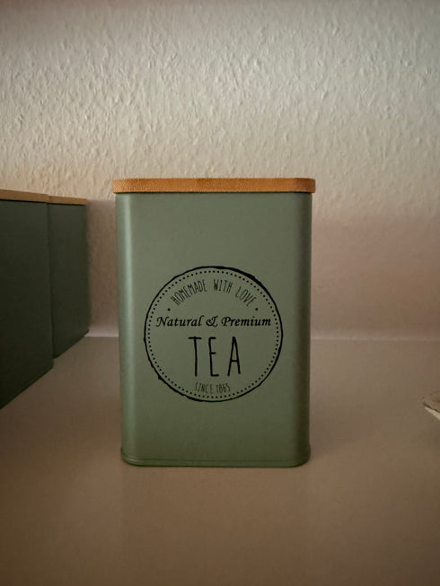 🪴 Vintage-Dose
Tea
mit Kaliber-Naschi-Füllung (200g)