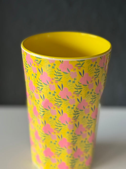 🇩🇰 Rice Latte-Becher Gelb mit pink